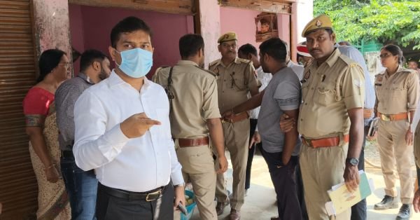 दीपावली के  पूर्व खोआ मंडी सहित मिठाई की कई दुकानों पर औचक छापेमारी