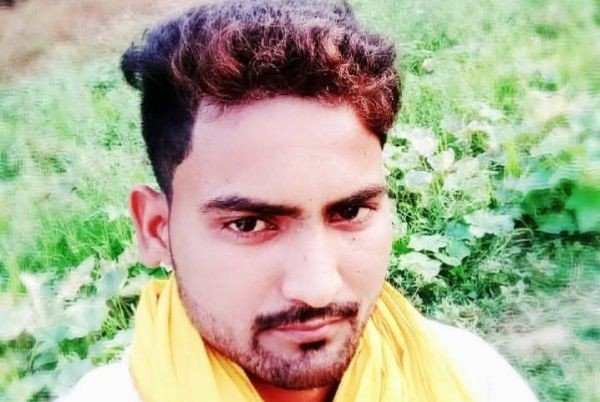  डंफर के ढाला के हुक मे गमछा से लटकता मिला डंफऱ चालक का शव- हत्या की आसंका